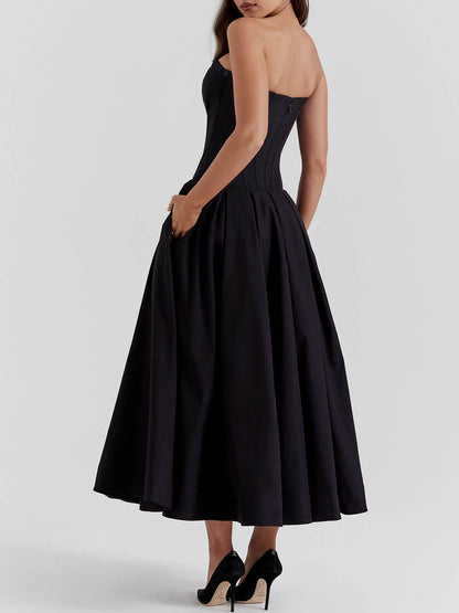 Well Tailored Dress with a Graceful Silhouette