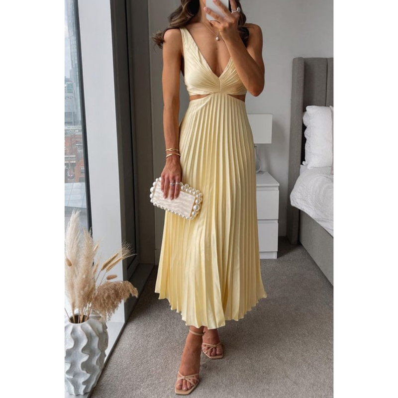 Classic Vintage Dress with a Flattering Fit