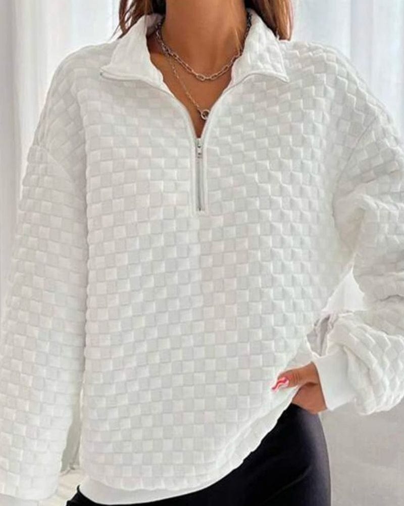 Effortlessly Elegant Sweater with a Timeless Design