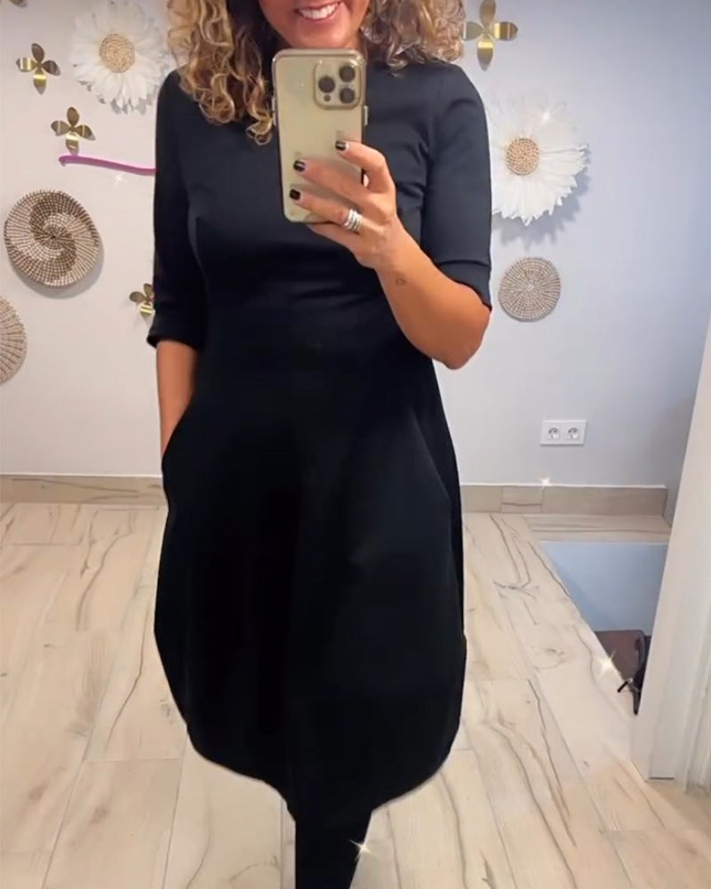 Well Tailored Dress with a Graceful Silhouette