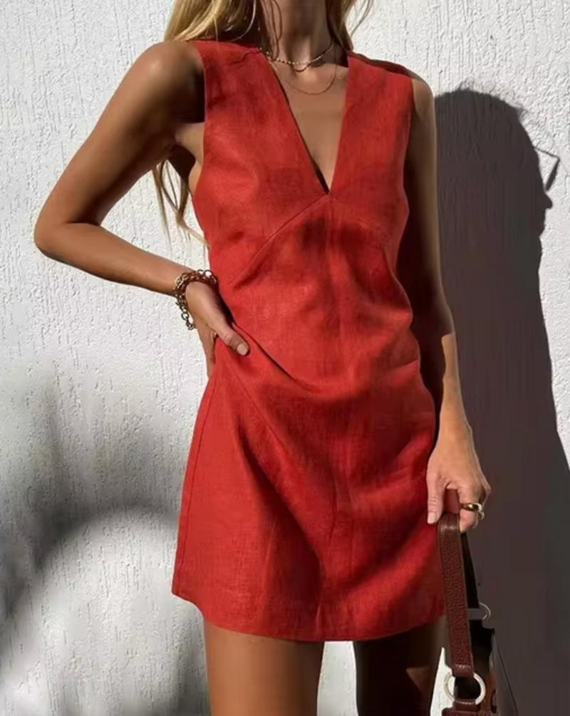 Well Tailored Dress with a Graceful Silhouette