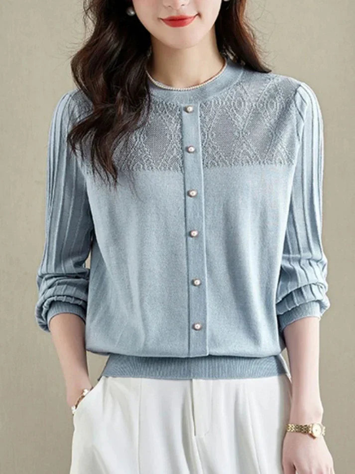Effortlessly Elegant Blouse with a Timeless Design