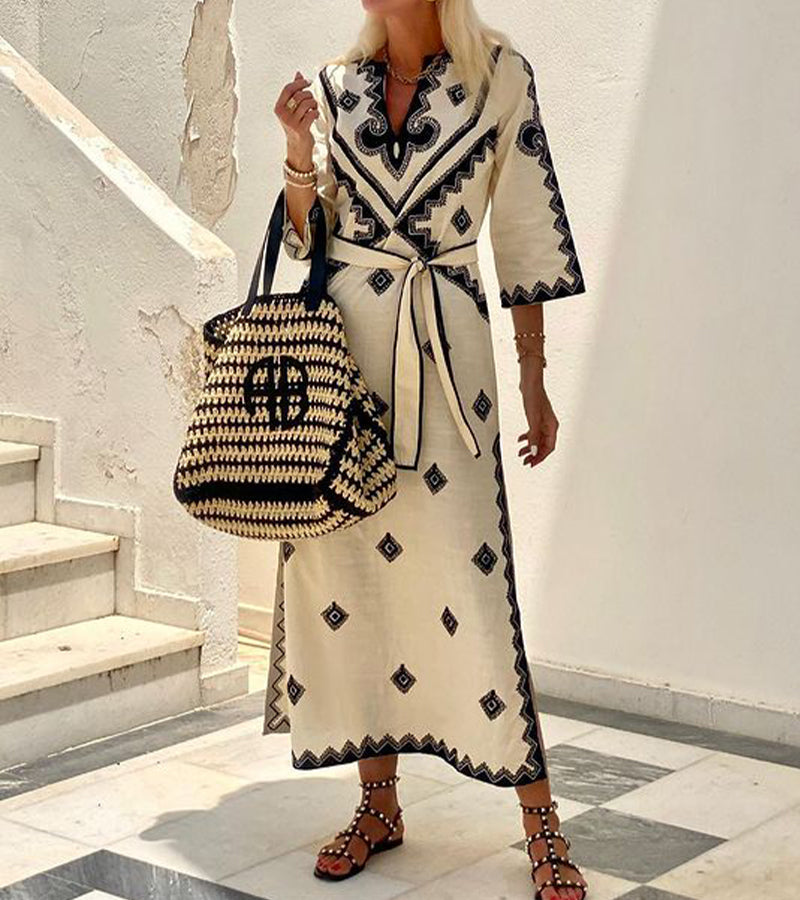 Effortlessly Elegant Dress with a Timeless Design