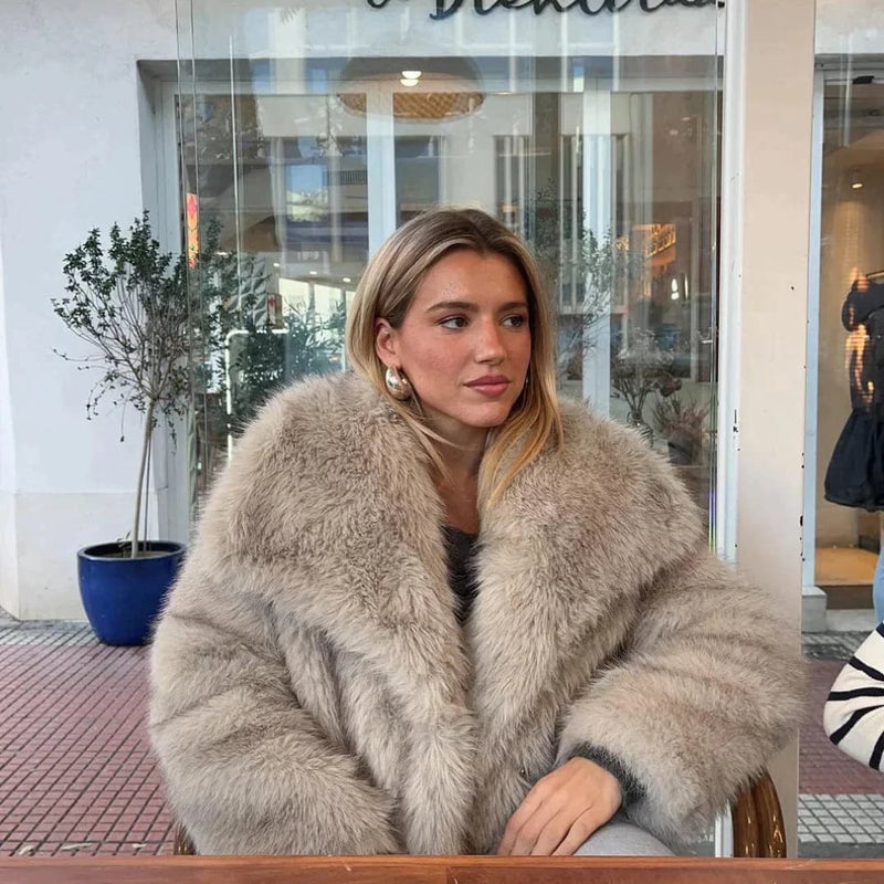 Classic Vintage & Enduringly Stylish Coat