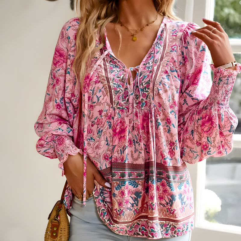 Effortlessly Elegant Blouse with a Timeless Design