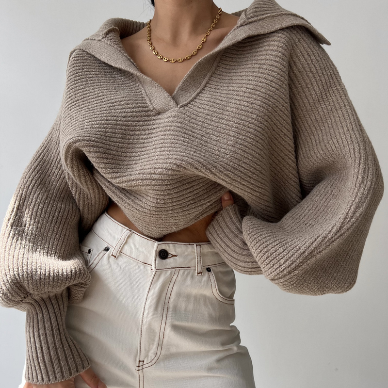 Effortlessly Elegant Sweater with a Timeless Design