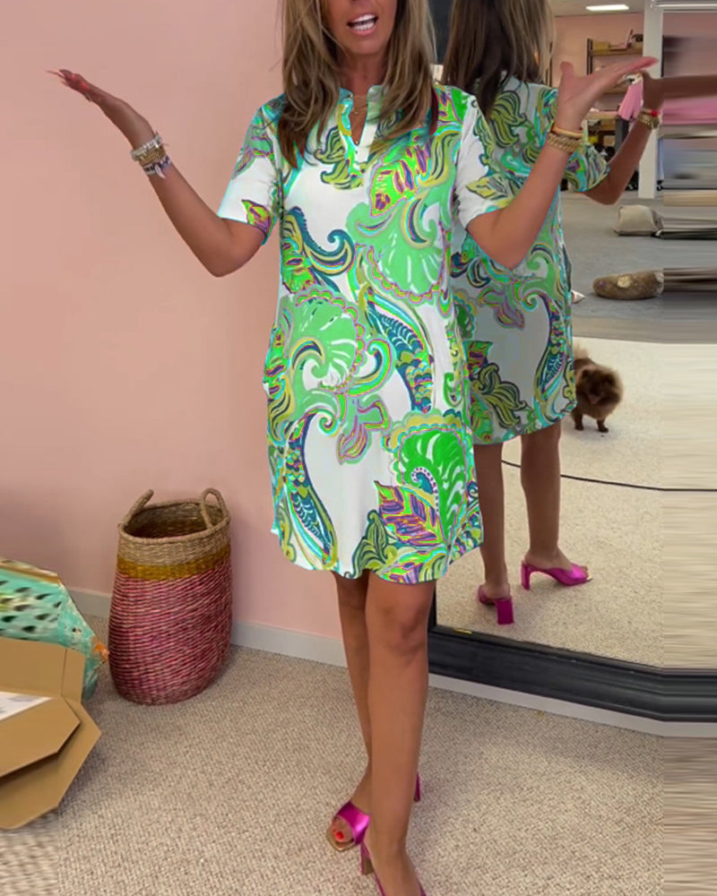Classic Vintage Dress with a Flattering Fit