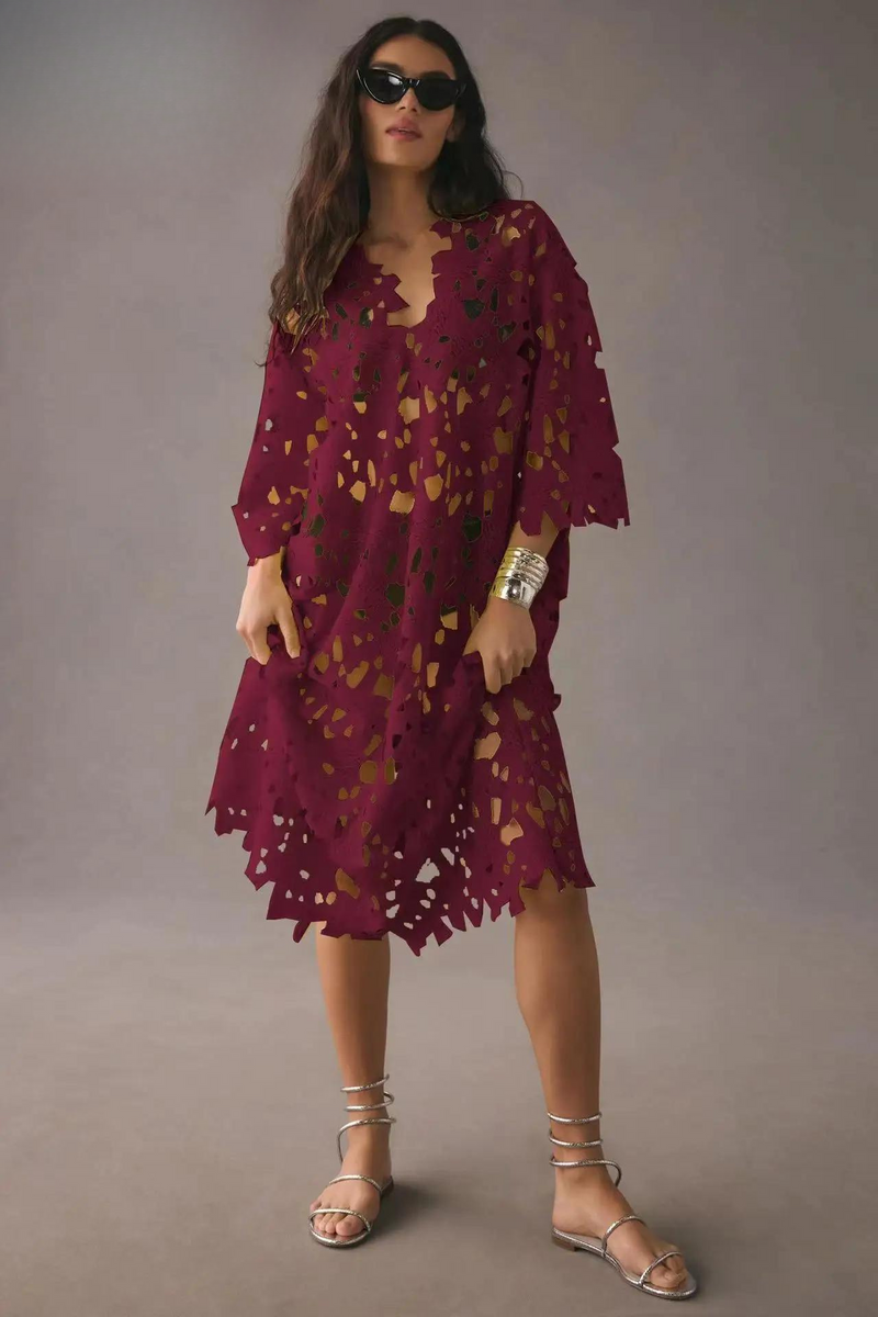 Effortlessly Elegant Dress with a Timeless Design