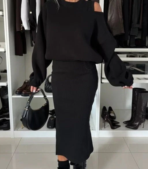 Sophisticated Garment with a Clean Classic Look
