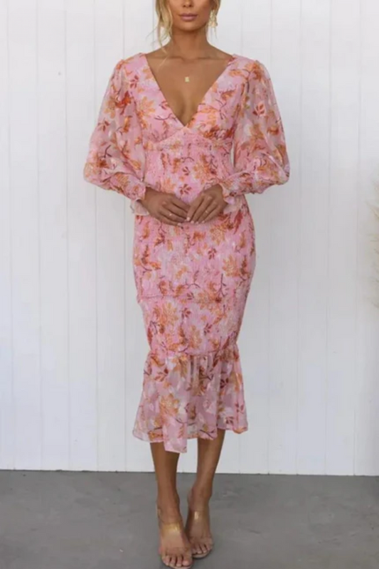 Classic Vintage Dress with a Flattering Fit