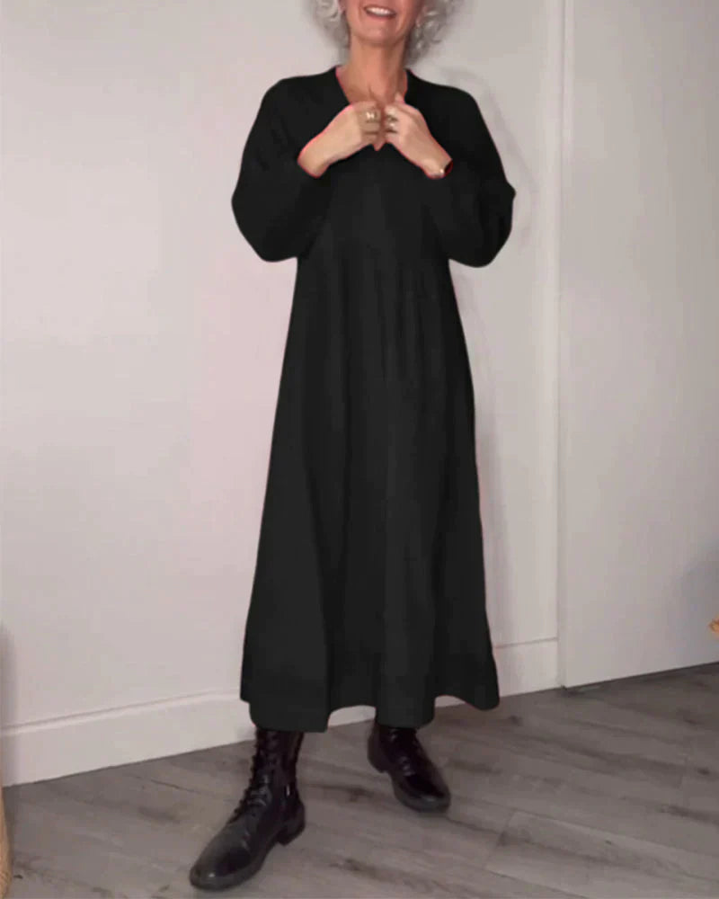 Beautifully Finished Dress in a Timeless Design