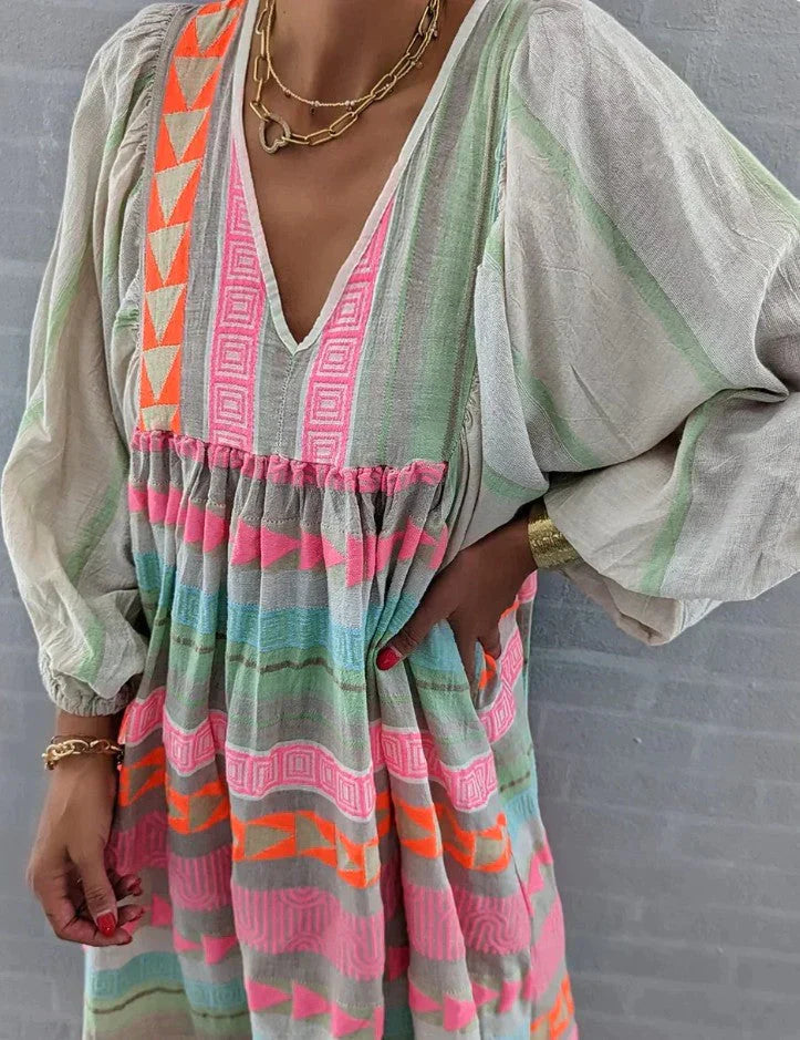 Effortlessly Elegant Dress with a Timeless Design