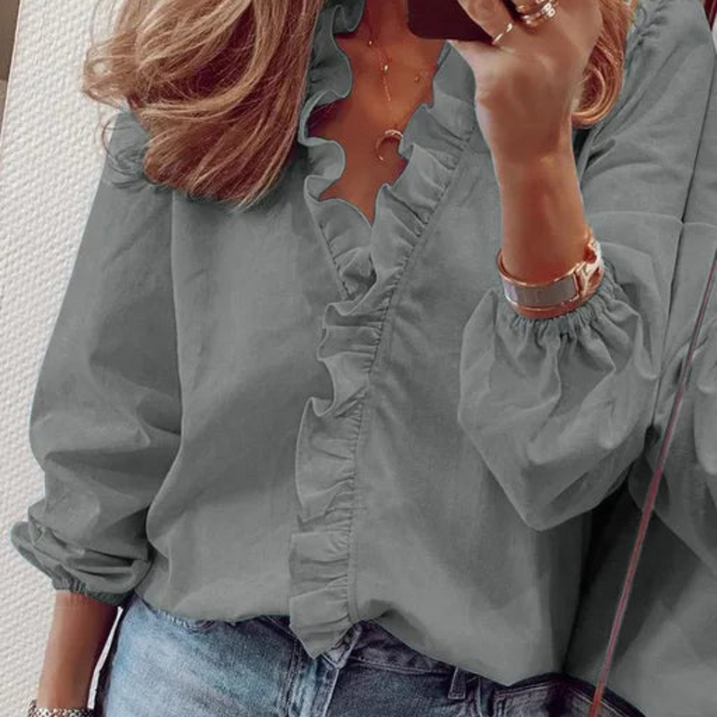 Classic Vintage Blouse with a Flattering Fit