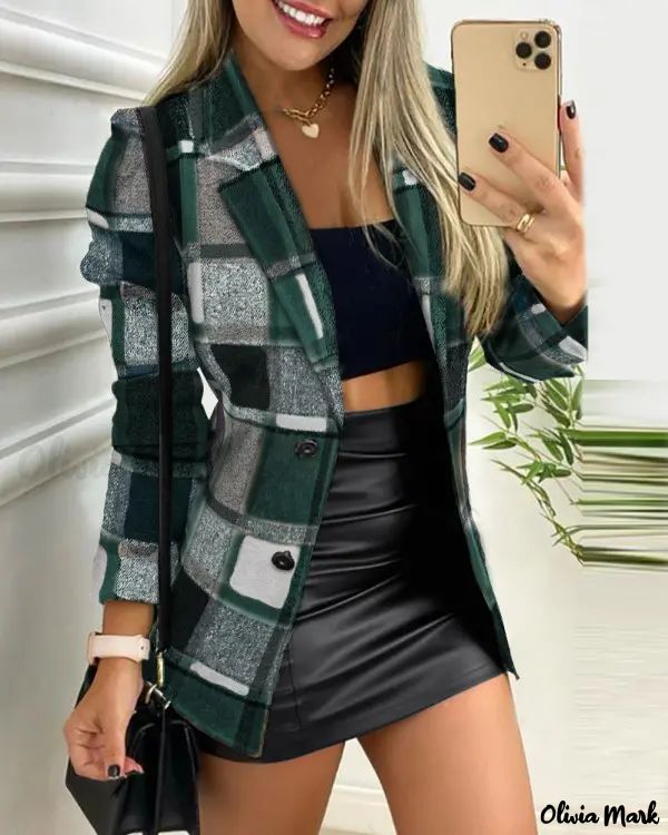 Elegantly Styled Coat for Everyday Wear