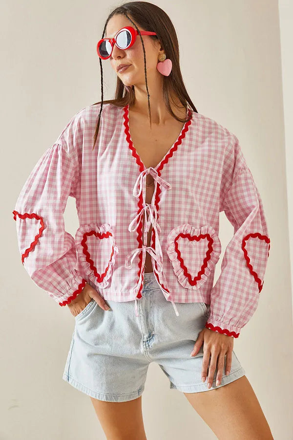 Well Tailored Blouse with a Graceful Silhouette