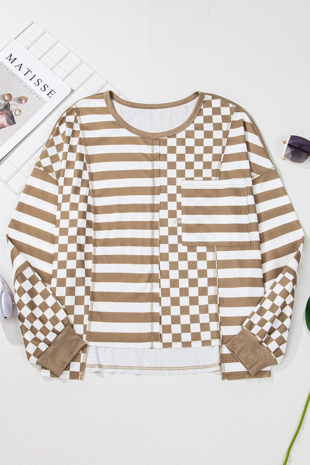 Effortlessly Elegant Blouse with a Timeless Design