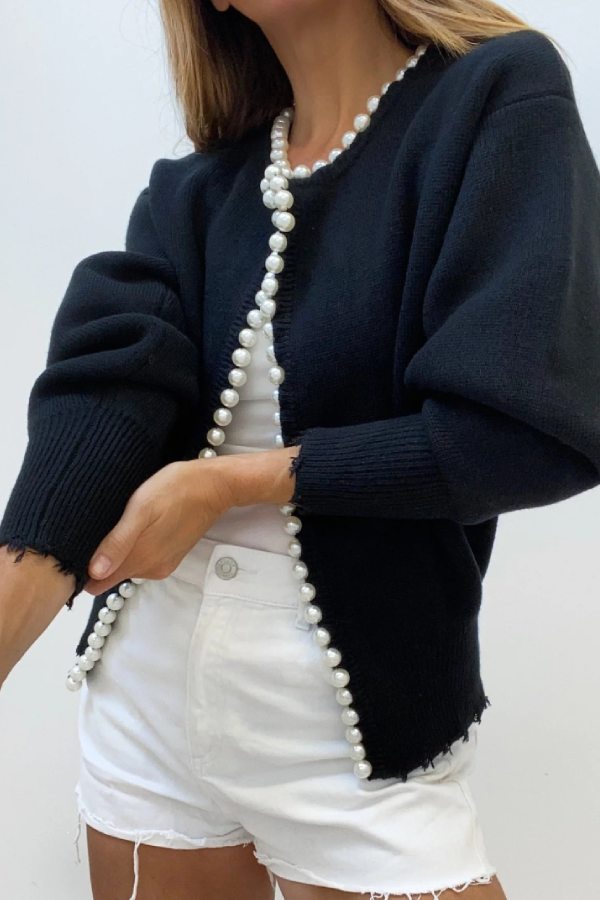 Gracefully Styled Cardigan for Any Occasion