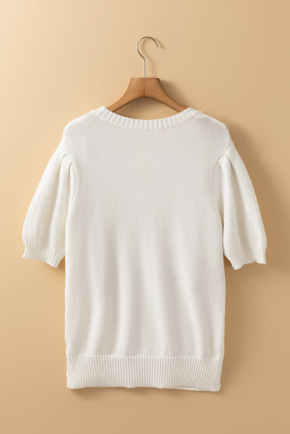 Effortlessly Elegant Sweater with a Timeless Design