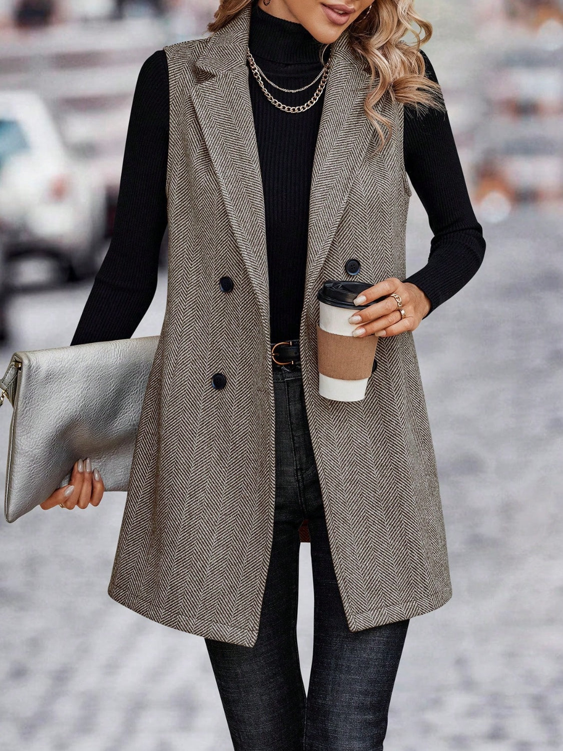Beautifully Finished Coat in a Timeless Design