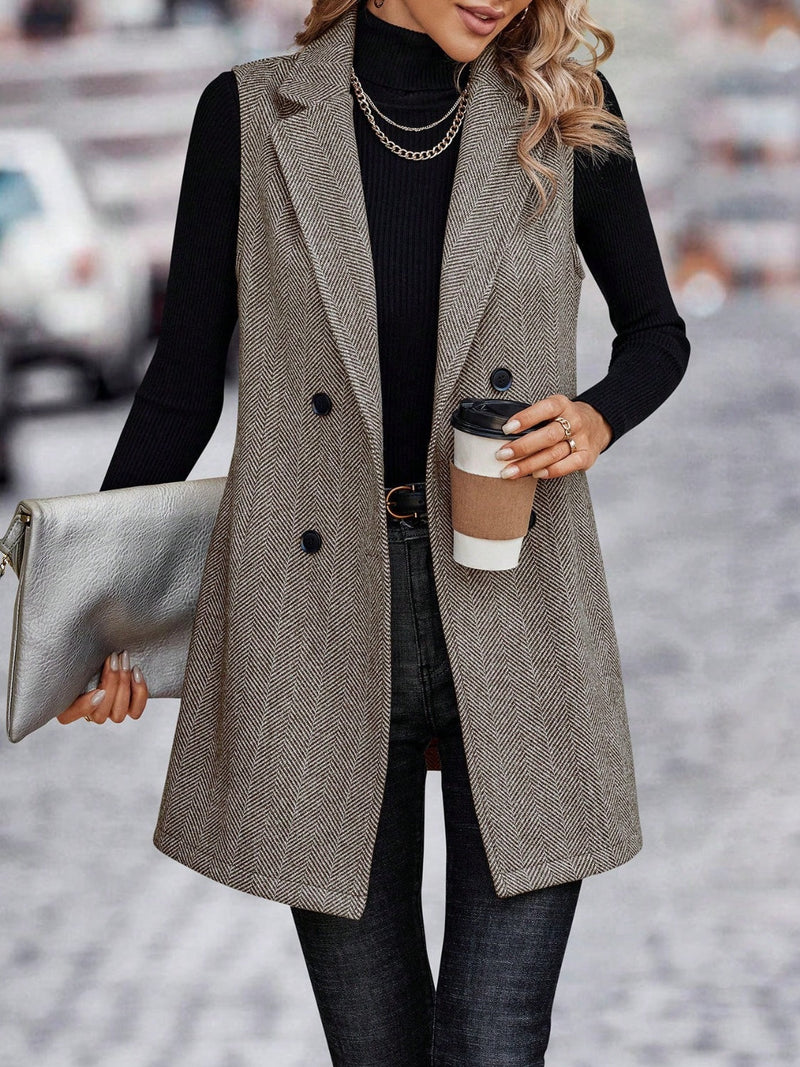 Beautifully Finished Coat in a Timeless Design