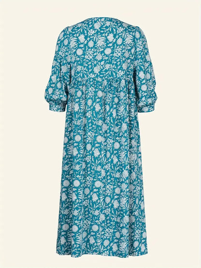 Well Tailored Dress with a Graceful Silhouette