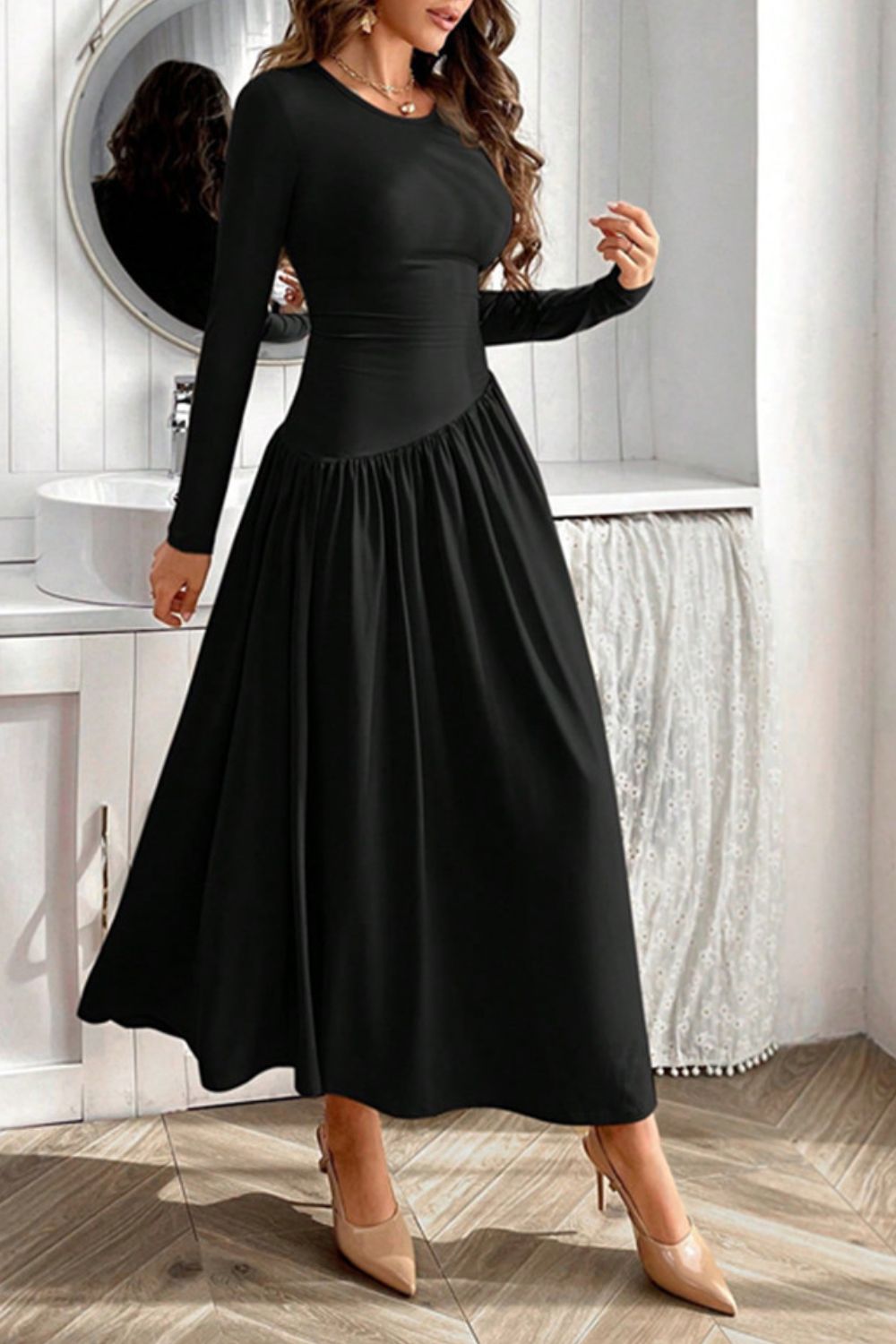 Gracefully Styled Dress for Any Occasion