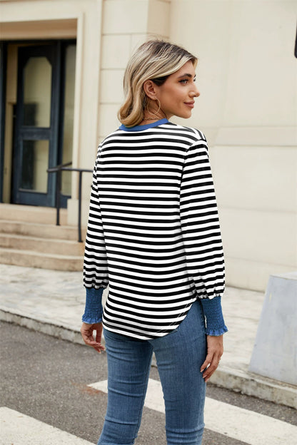Effortlessly Elegant Top with a Timeless Design