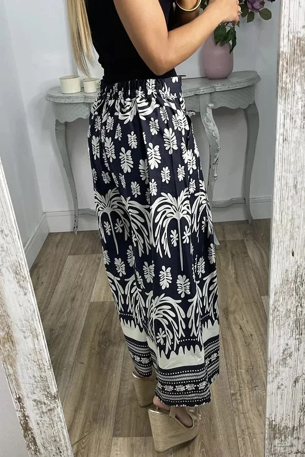 Elegantly Styled Pants for Everyday Wear