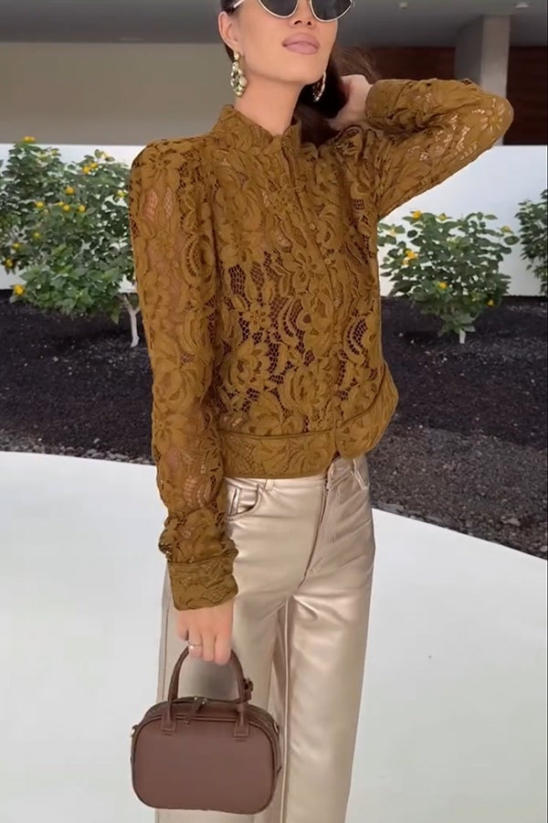 Effortlessly Elegant Jacket with a Timeless Design
