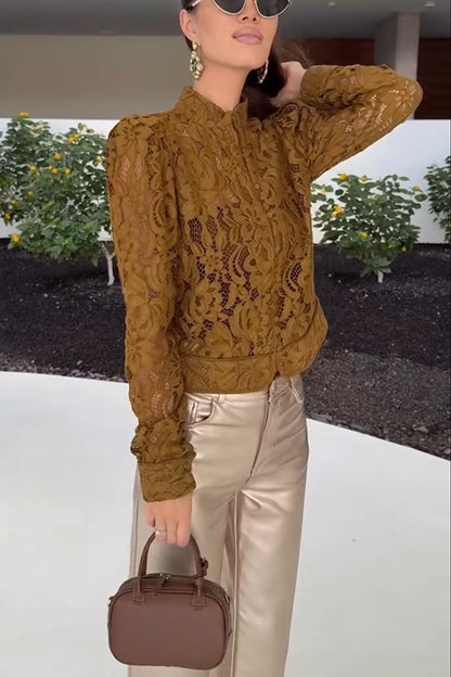 Effortlessly Elegant Jacket with a Timeless Design