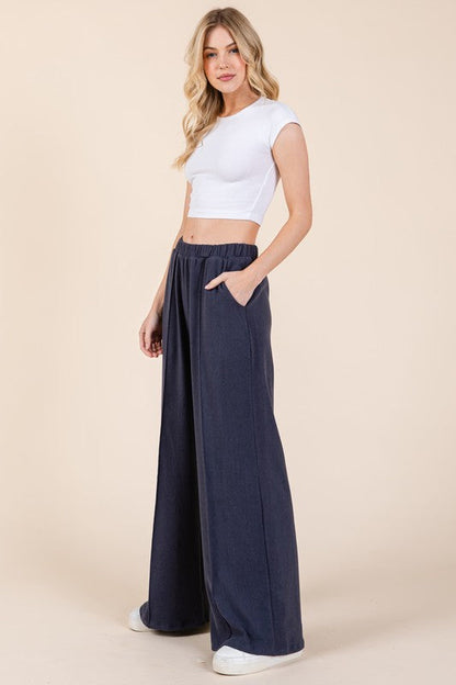Well Tailored Pants with a Graceful Silhouette