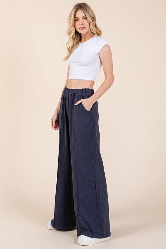 Well Tailored Pants with a Graceful Silhouette