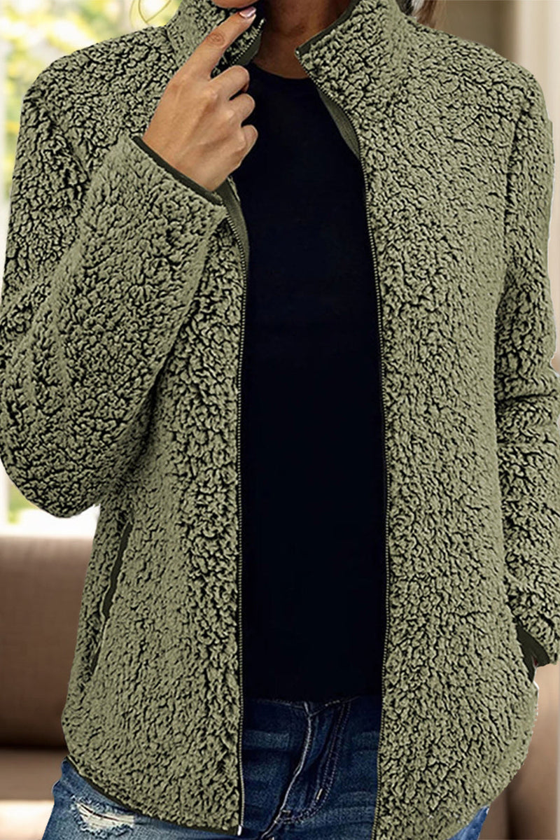 Effortlessly Elegant Jacket with a Timeless Design