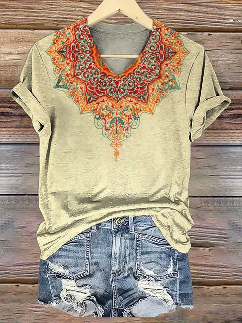 Harkitusti suunniteltu T-Paita