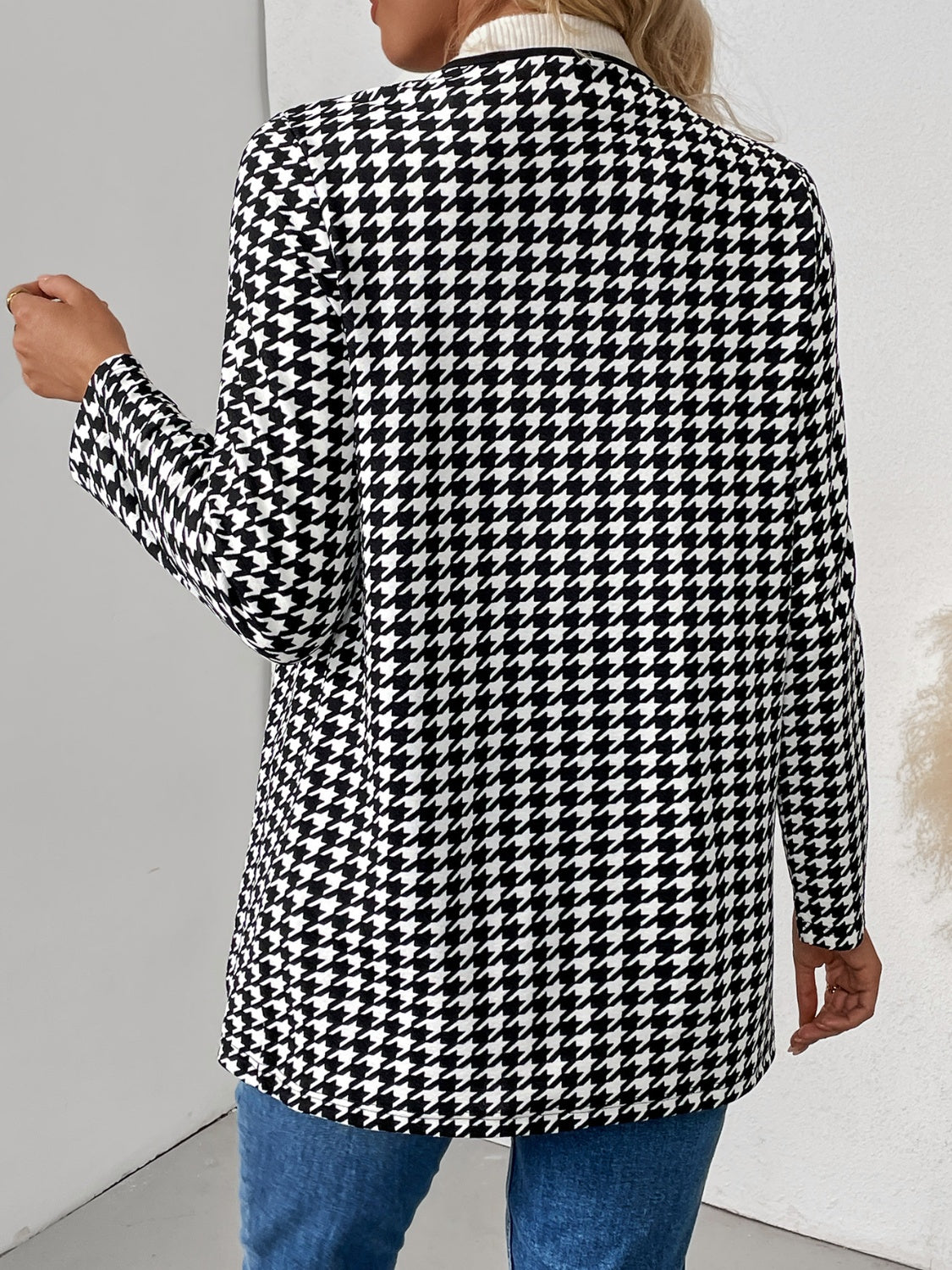 Well Tailored Jacket with a Graceful Silhouette