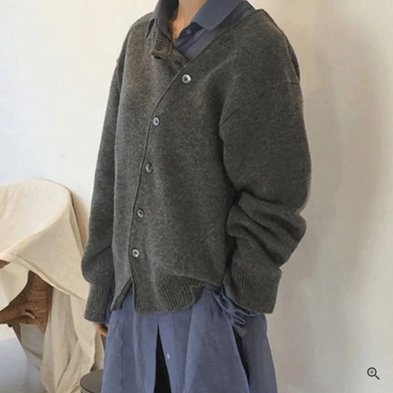 Effortlessly Elegant Sweater with a Timeless Design