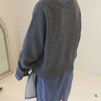 Effortlessly Elegant Sweater with a Timeless Design