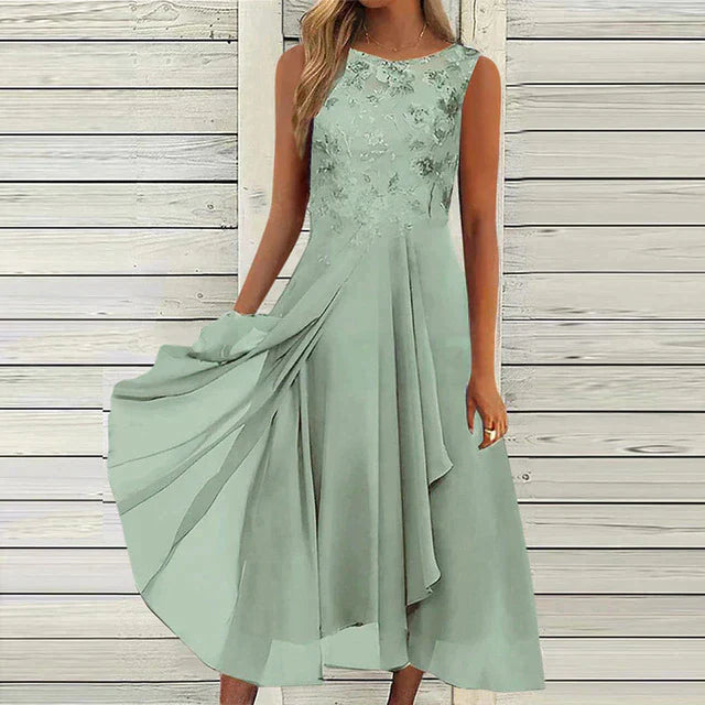 Sophisticated Dress with a Clean Classic Look