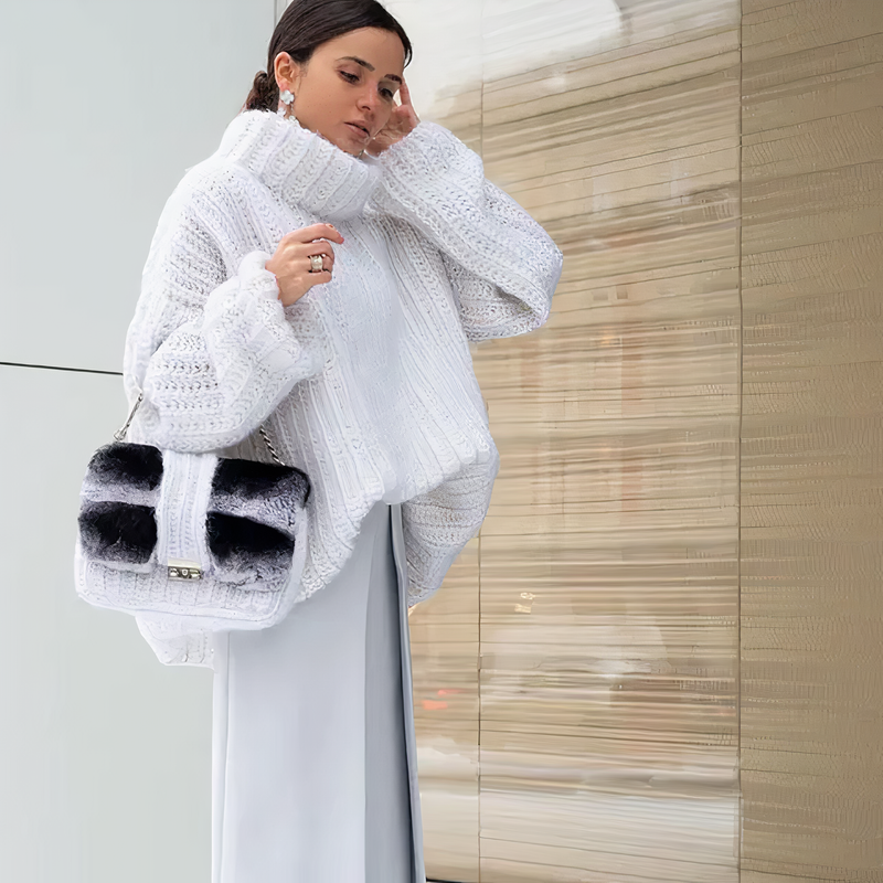 Effortlessly Elegant Sweater with a Timeless Design