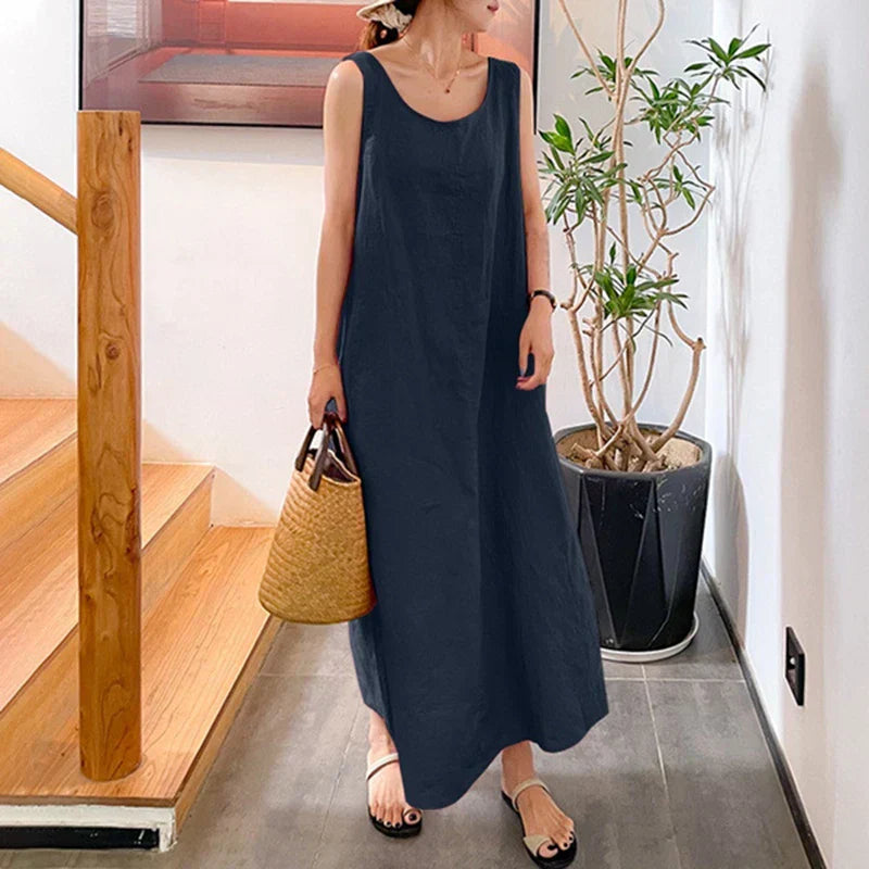 Classic Vintage Dress with a Flattering Fit