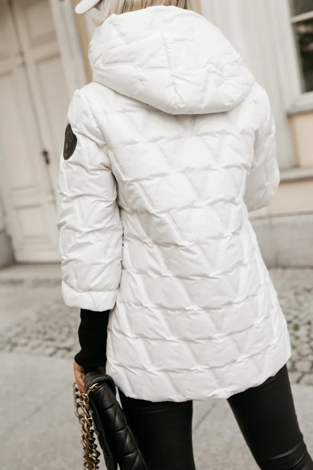 Well Tailored Coat with a Graceful Silhouette