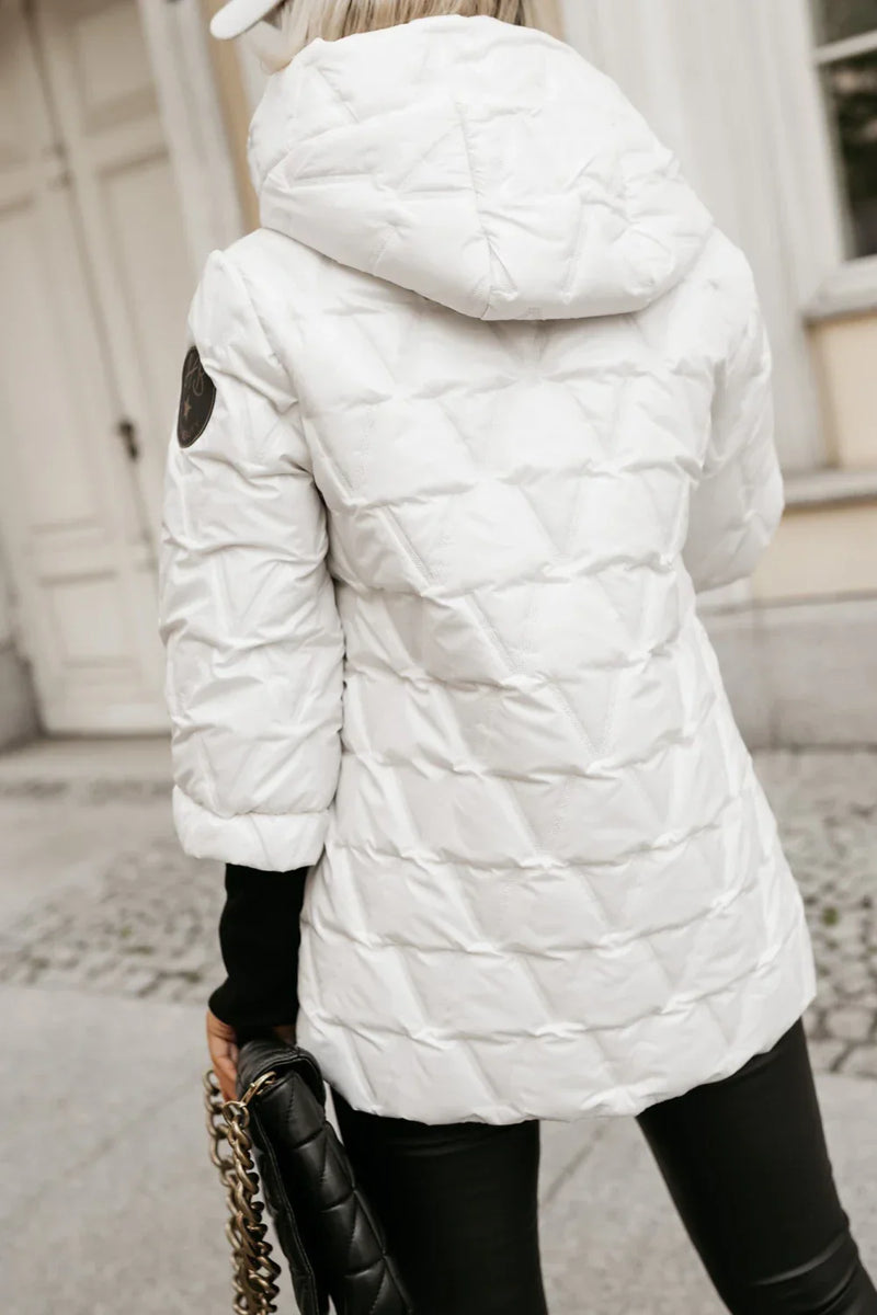 Well Tailored Coat with a Graceful Silhouette