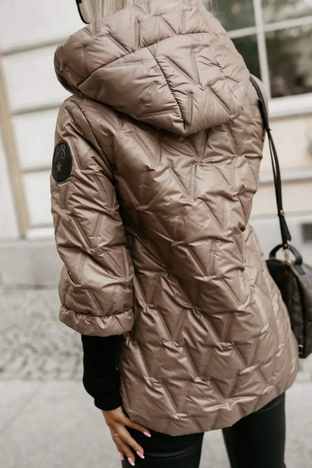 Well Tailored Coat with a Graceful Silhouette