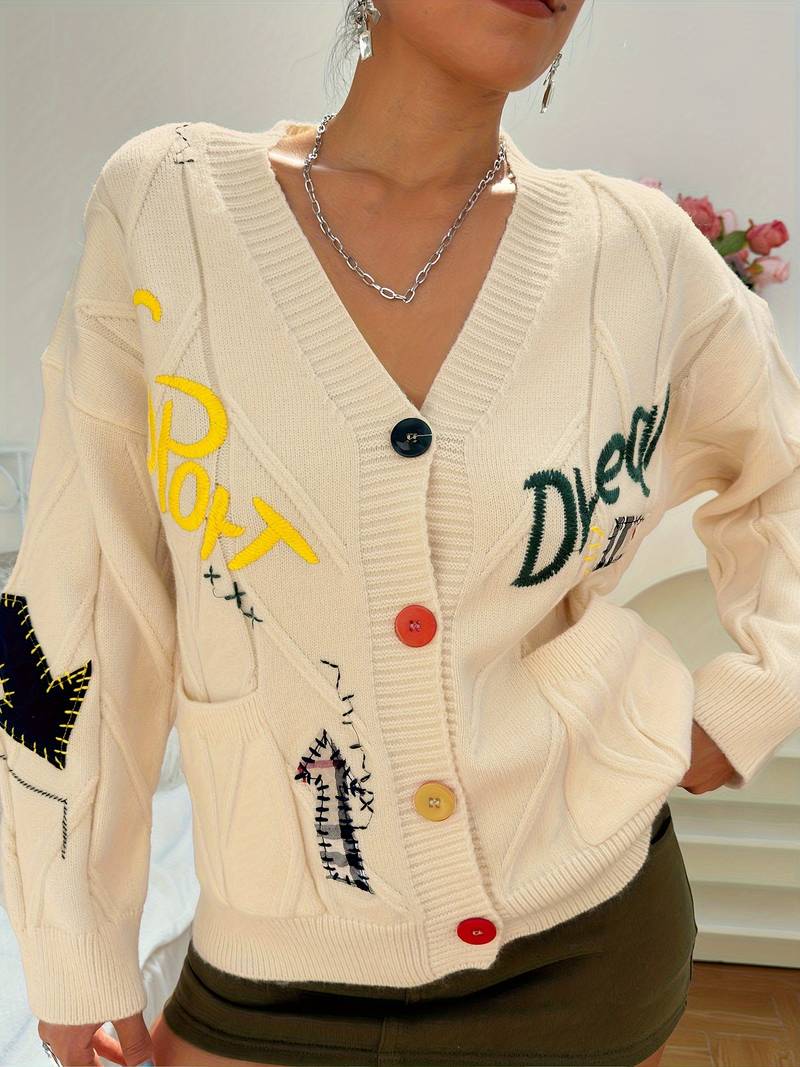 Effortlessly Elegant Sweater with a Timeless Design