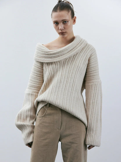 Effortlessly Elegant Sweater with a Timeless Design