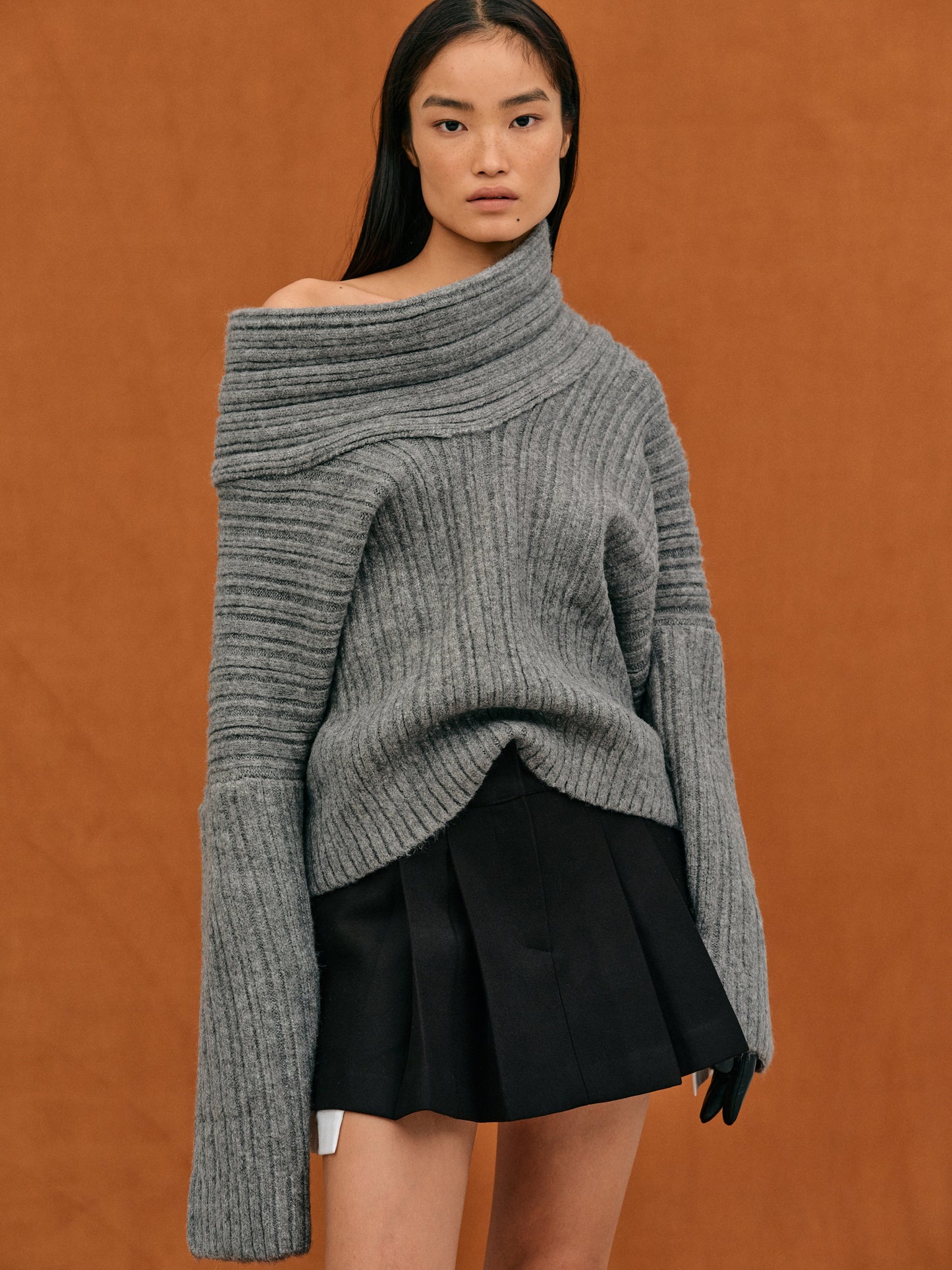 Effortlessly Elegant Sweater with a Timeless Design