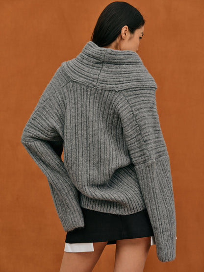 Effortlessly Elegant Sweater with a Timeless Design
