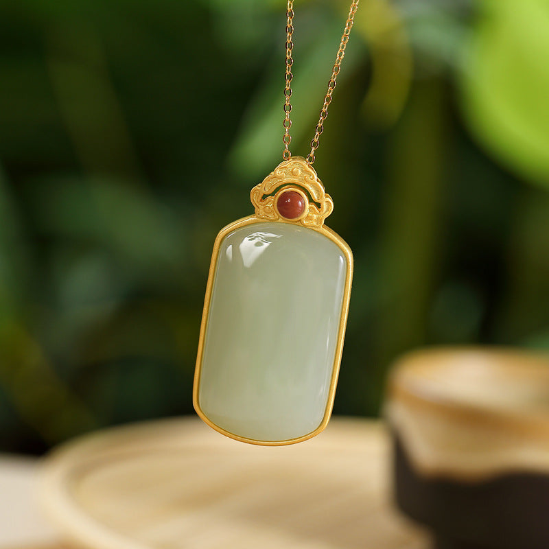 Klassinen Hopea Korusetti ajattomalla viehätyksellä