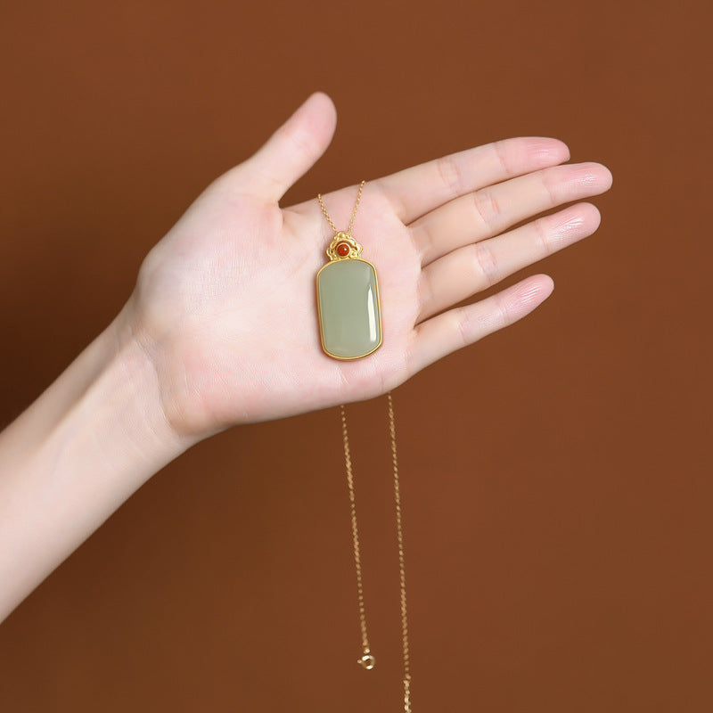 Klassinen Hopea Korusetti ajattomalla viehätyksellä