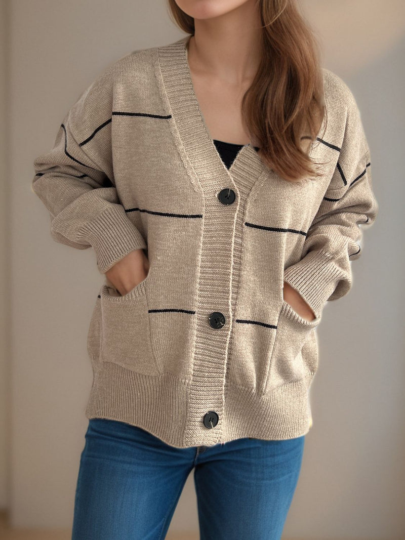 Effortlessly Elegant Cardigan with a Timeless Design